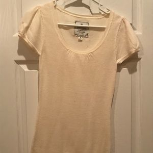 Small sweater material short sleeve shirt